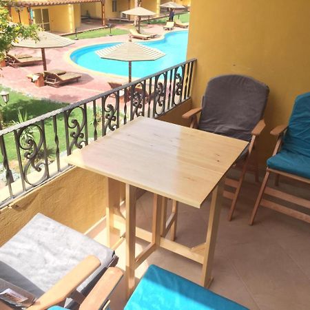 Pool View Apartment At British Resort - Unit 02 Hurghada Bagian luar foto