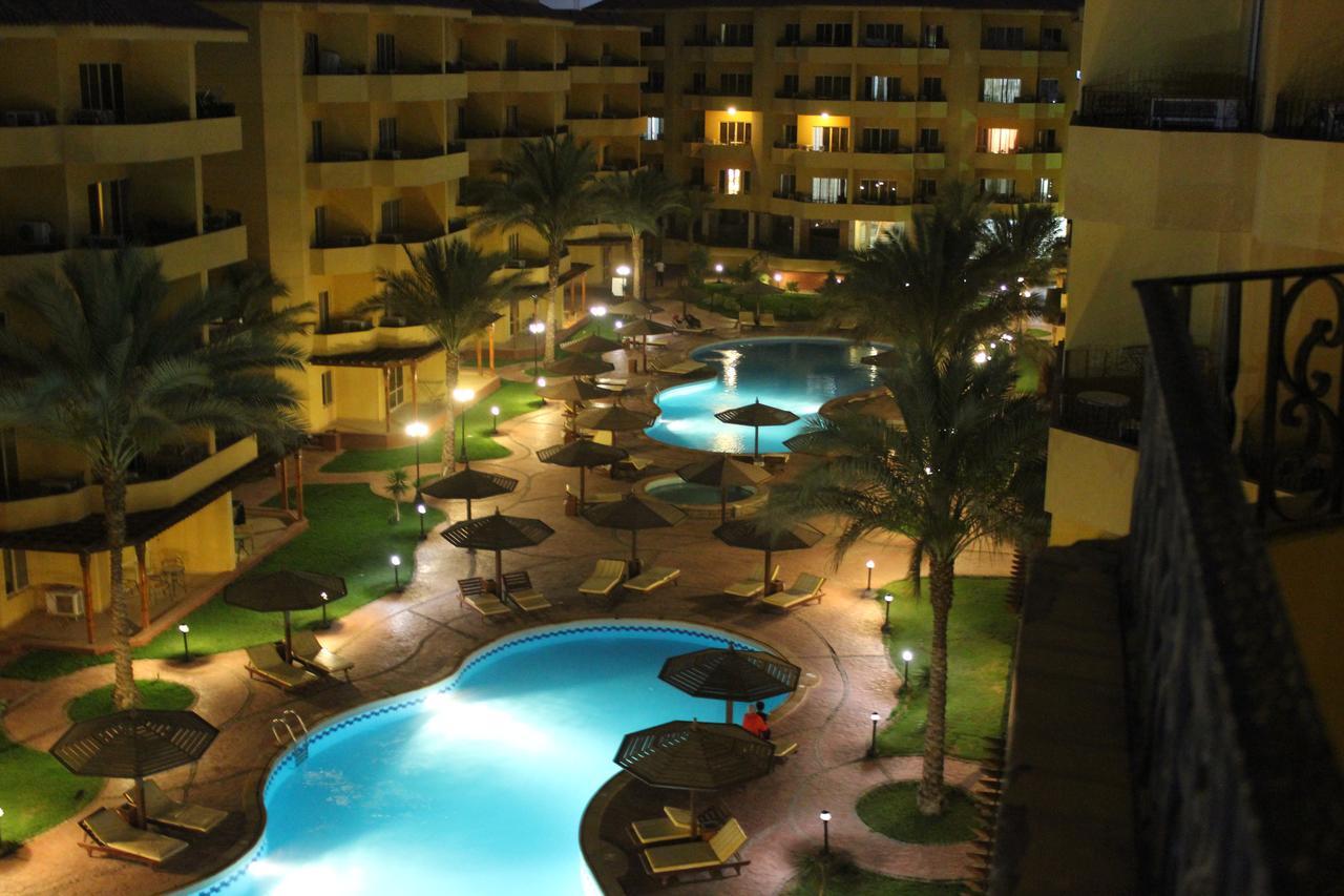 Pool View Apartment At British Resort - Unit 02 Hurghada Bagian luar foto