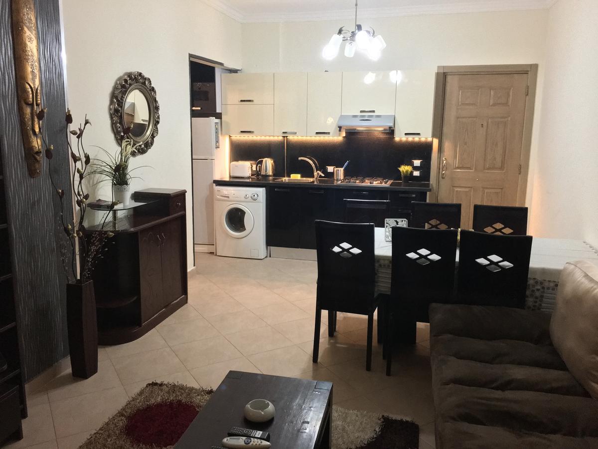 Pool View Apartment At British Resort - Unit 02 Hurghada Bagian luar foto