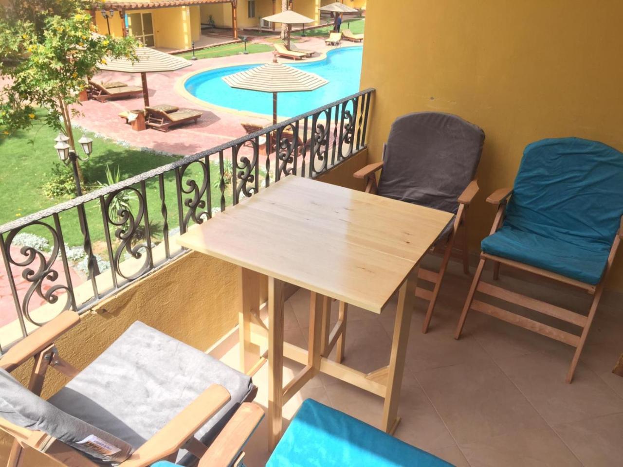 Pool View Apartment At British Resort - Unit 02 Hurghada Bagian luar foto